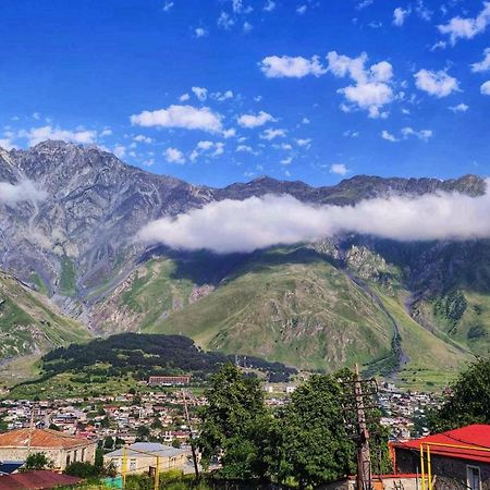 House In Gergeti Hotel Kazbegi Exterior photo