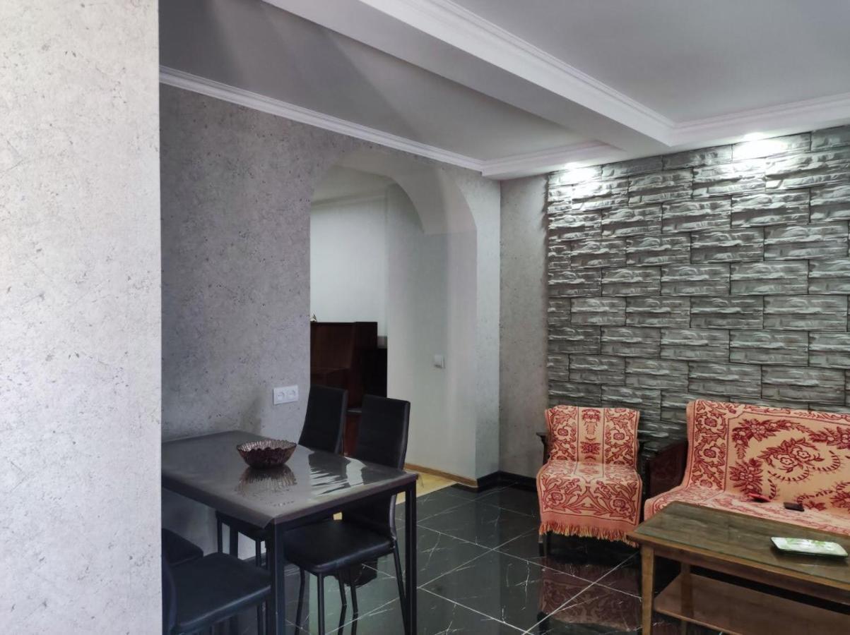 House In Gergeti Hotel Kazbegi Exterior photo